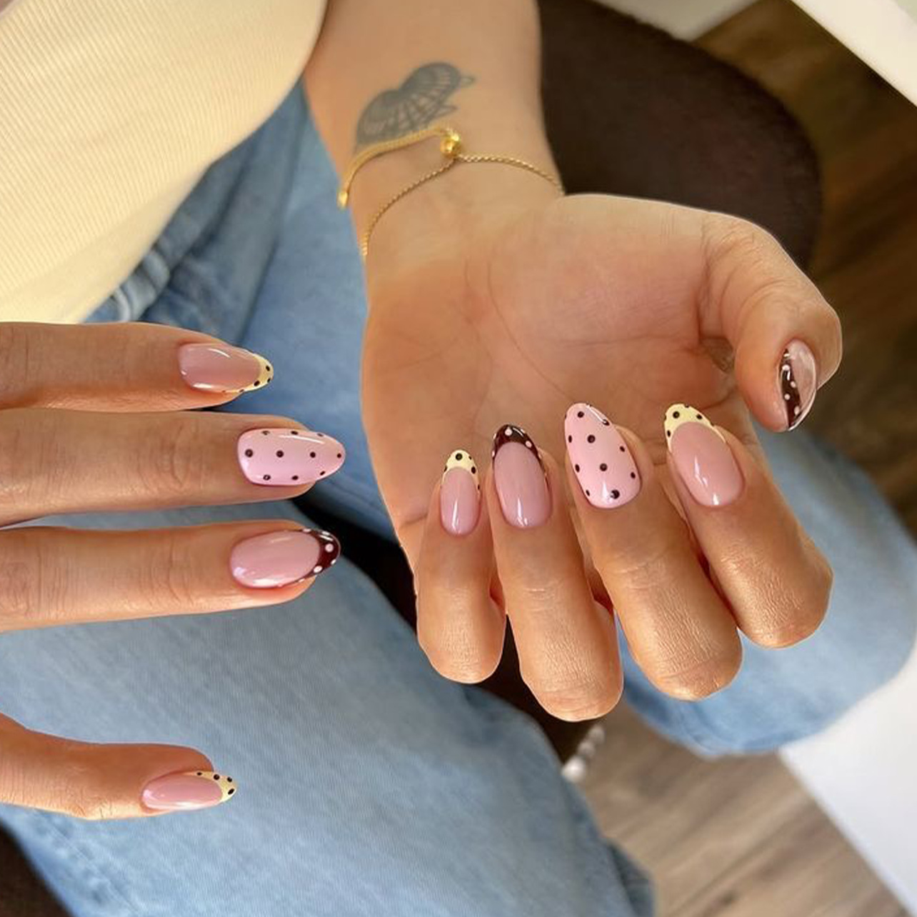 Lot de 24 faux ongles en amand - Nail Art Pink avis et prix