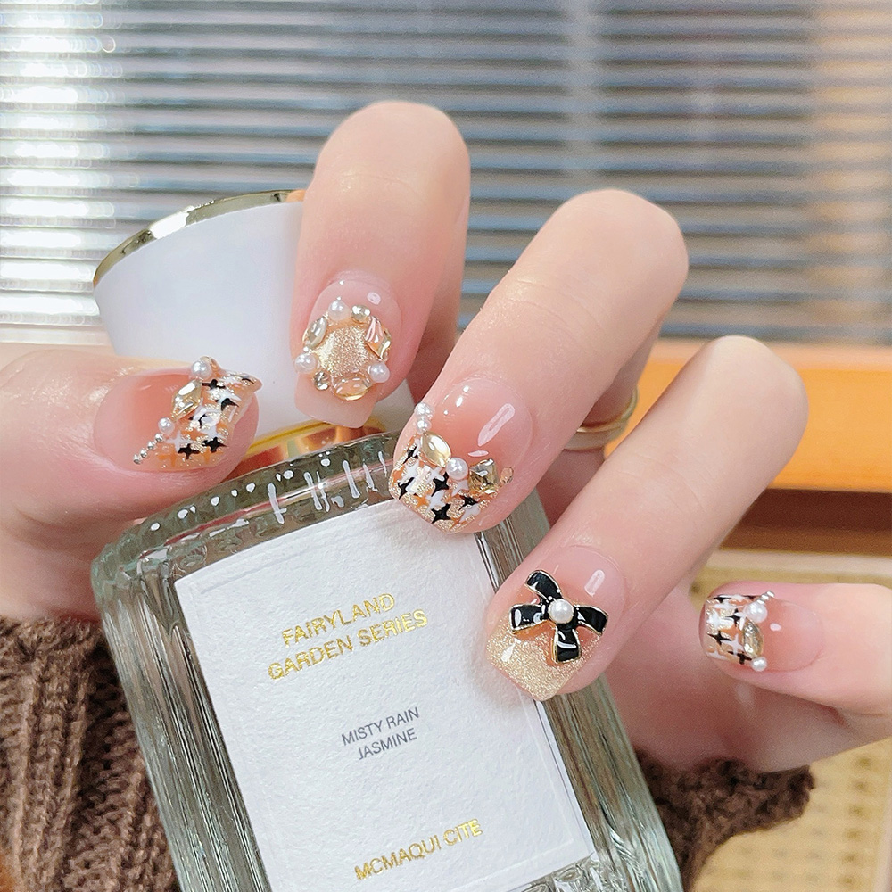 Kit de 10 faux ongles trapézoï - Nail Art Orange avis et prix