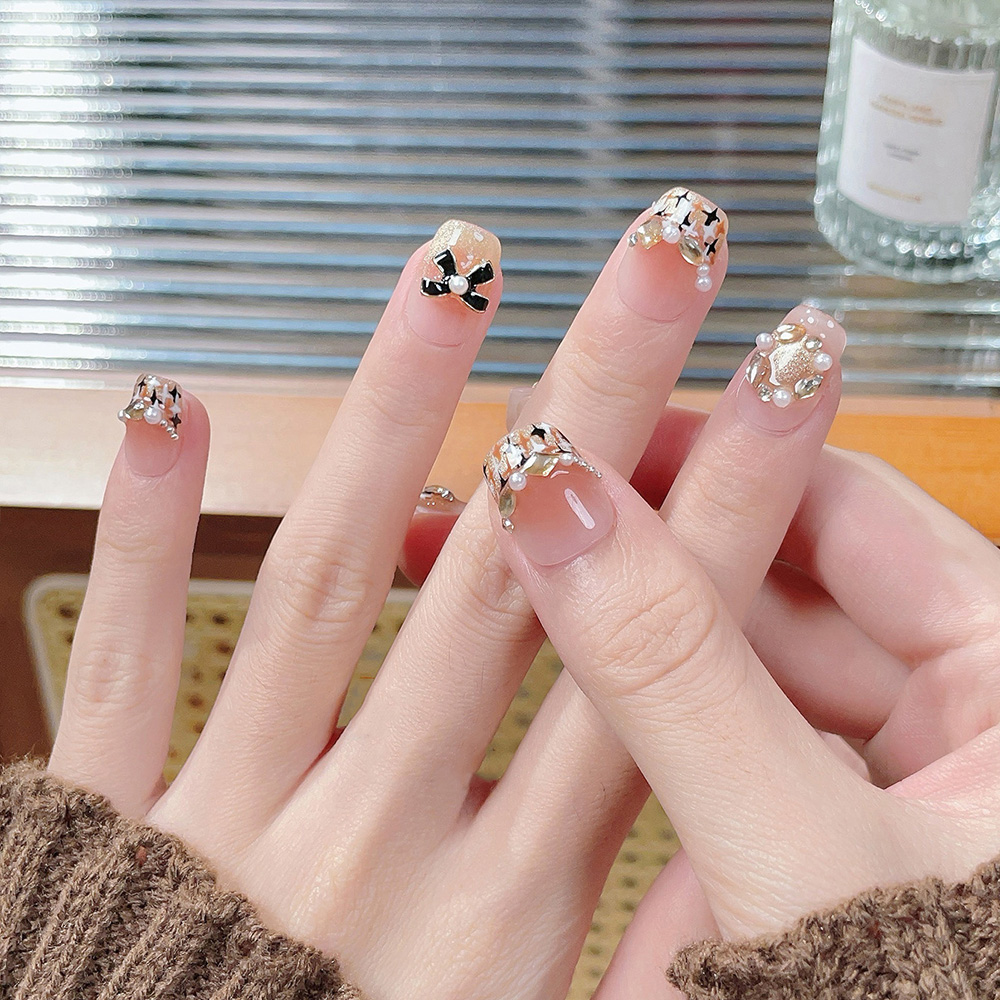 Kit de 10 faux ongles trapézoï - Nail Art Orange avis et prix